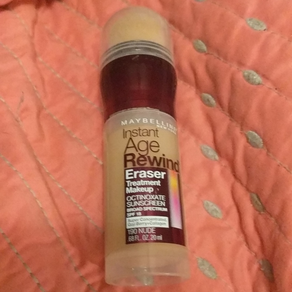 Maybelline Age Rewind Foundation  Eraser Make-up